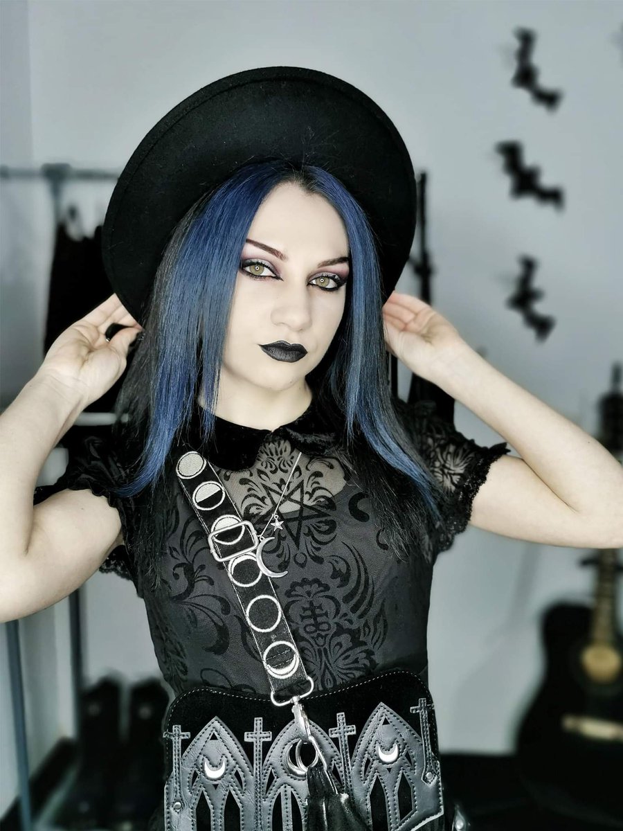andriamoon1's tweet photo. Hello everyone 🖤🌙
My outfit today is one of my favorites 

My dress is "bathory babydoll dress" by @killstar @13wonderland13
My bag is "moon child bag" by @RestylePL
My belt is "cathedral waist belt with tryple moon" by @RestylePL

What do you think? https://t.co/Q42a0i2mpf