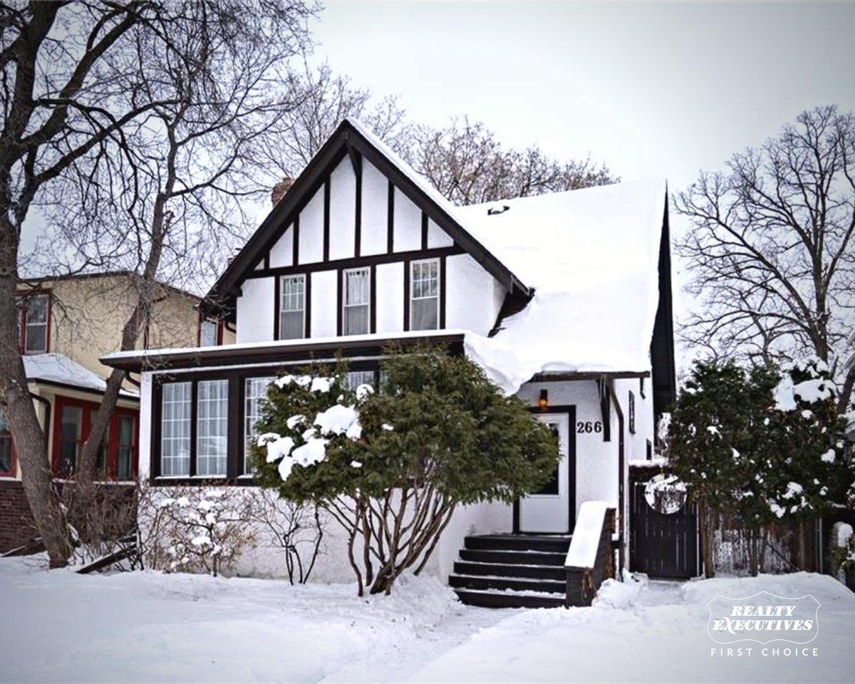 RealtyExecsWpg's tweet photo. Take a look at these Featured Listings:

29 Curry Drive - Taylor Farm, Headingley
266 Ash Street - River Heights North, Winnipeg
71067 Roscoe Road - Cooks Creek
170 480 Augier Avenue - St Charles, Winnipeg

https://t.co/rp0u0ldvBN https://t.co/vkJEn43siX