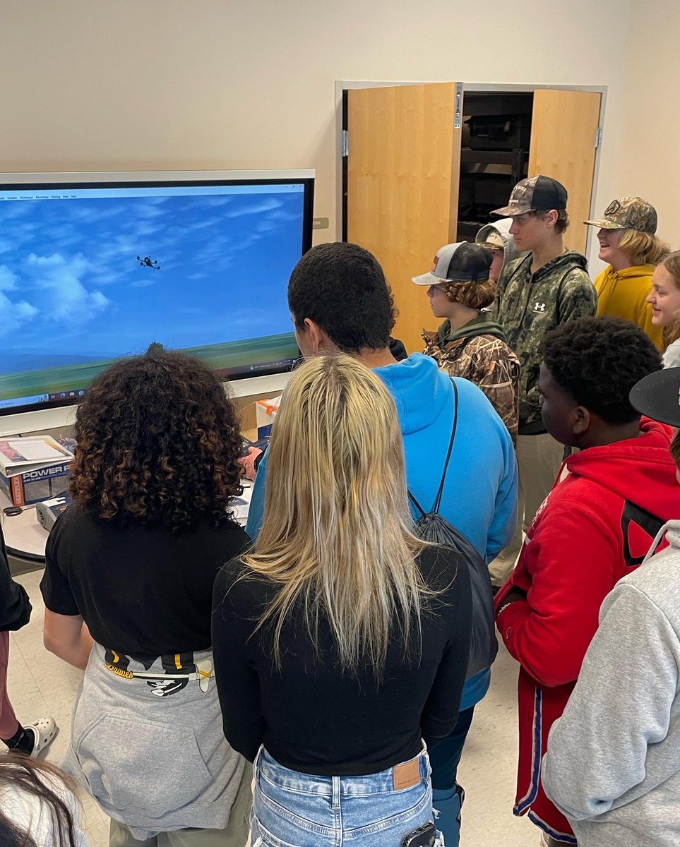 Manteo Middle AVID tweet media