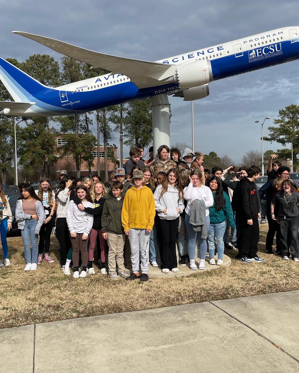 Manteo Middle AVID tweet media