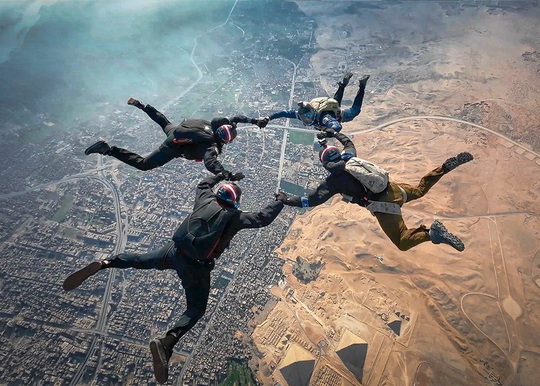 coffeeordie1754's tweet image. Glenn Cowan: “Unbelievable. I think everyone is still in awe of what we just did. It was pretty wild. We could not have executed it more perfectly. What a spectacular sight: to be in a four-way freefall directly over the apex of the Great Pyramid.”

#CoffeeOrDie #BlackRifleCoffee