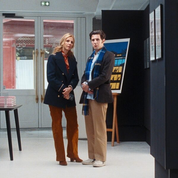 BourdonSebasti3's tweet photo. Sous la fantaisie, l’inquiétude, ma chronique du nouveau film de Nicolas Pariser, « Le Parfum Vert » : https://t.co/du1XCqbrHA #VincentLacoste #SandrineKiberlain #NicolasPariser https://t.co/gbvxTAR5Os