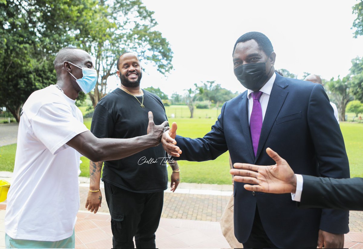 Chefy187's tweet photo. One day I ll tell my Grand children about how I paid for these photos with 4 bars.
📸 by Chella (after some jabs)
#PettysonDaka https://t.co/oIcvGh5vcR