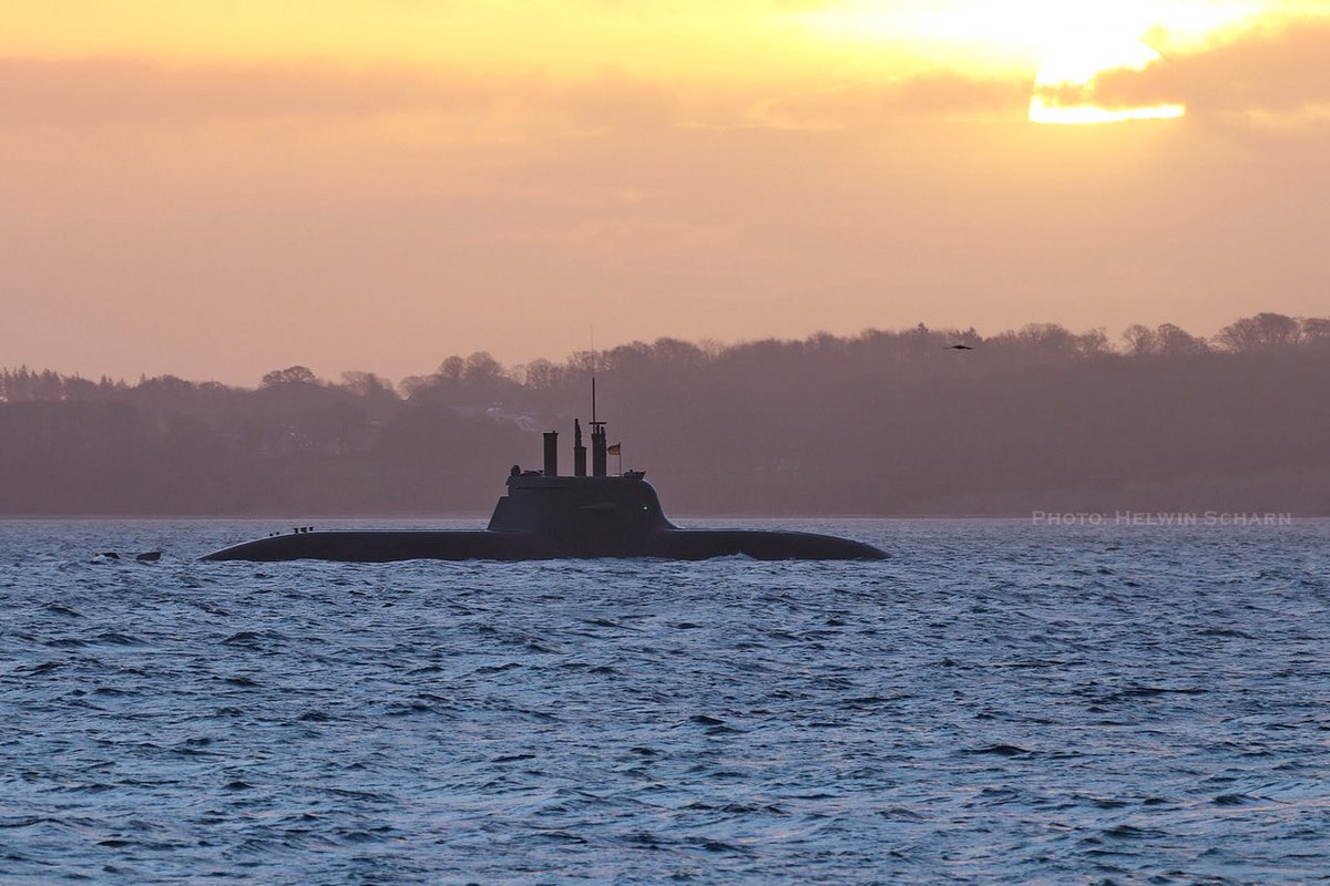 WarshipCam's tweet photo. German Navy Type 212A-class attack submarine S185 (U35) coming into Eckernförde, Germany - January 13, 2023 #u35 #s185
SRC: TW-@ScharnHelwin https://t.co/g2vwgIQF3e