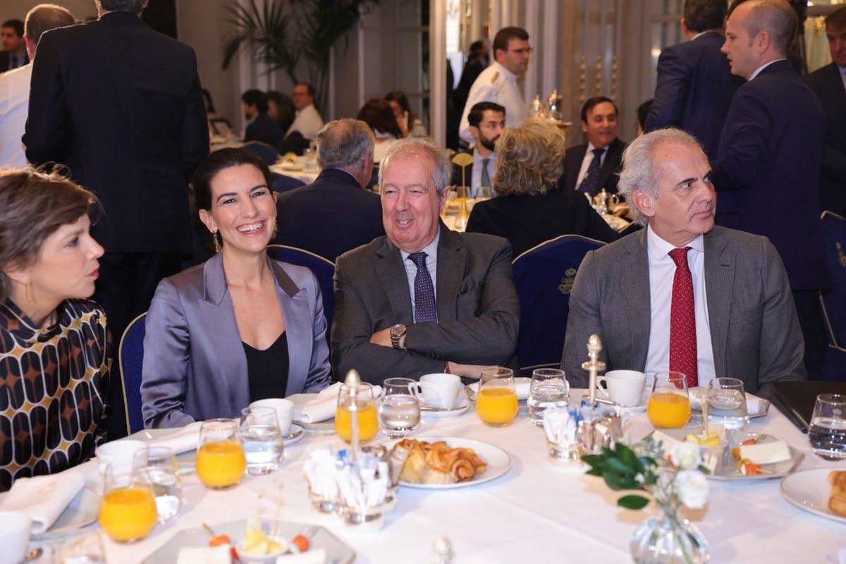 Hoy he asistido en <a href="/NewEconomyForum/">New Economy Forum</a> a la propuestas de Juan Abarca para mejorar la #Sanidad: crear un sistema único de historia clínica y de receta, implicar a las #farmacias, escuchar a los pacientes, recuperar la Atención Primaria, seguimiento del paciente…
<a href="/idisalud/">Fundación IDIS</a>