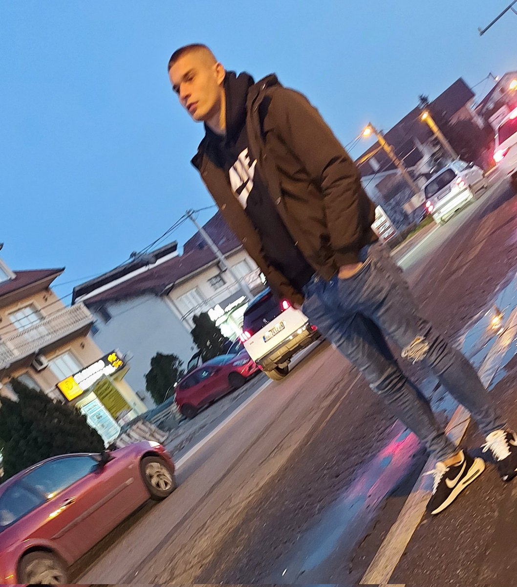 tomeradi2's tweet photo. Sta bih ti radio, sta bih ti radio 😀😀😀😋 https://t.co/IOmwbrKde3