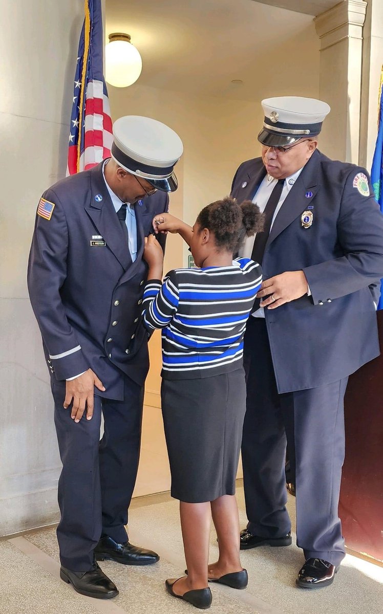 HamdenFireDept's tweet photo. Congratulations to Lieutenant Joe Anderson on his promotion to Fire Captain. Best of luck in your new position. https://t.co/W7HzpZ8F8k