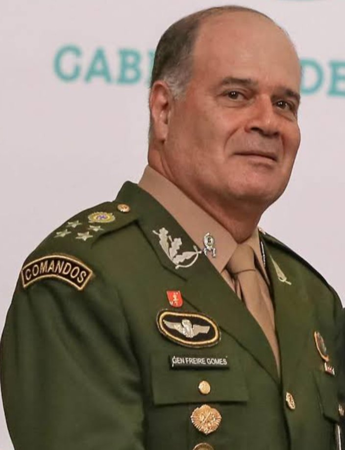JairoViana's tweet photo. Qual o preço do Brasil? R$ 41 mil no contracheque da aposentadoria, e férias na Espanha. Isso que é Braço Forte!

"Não vou trocar 20 dias de glória, por 20 anos de incômodo." https://t.co/mJ6rvUHkN4