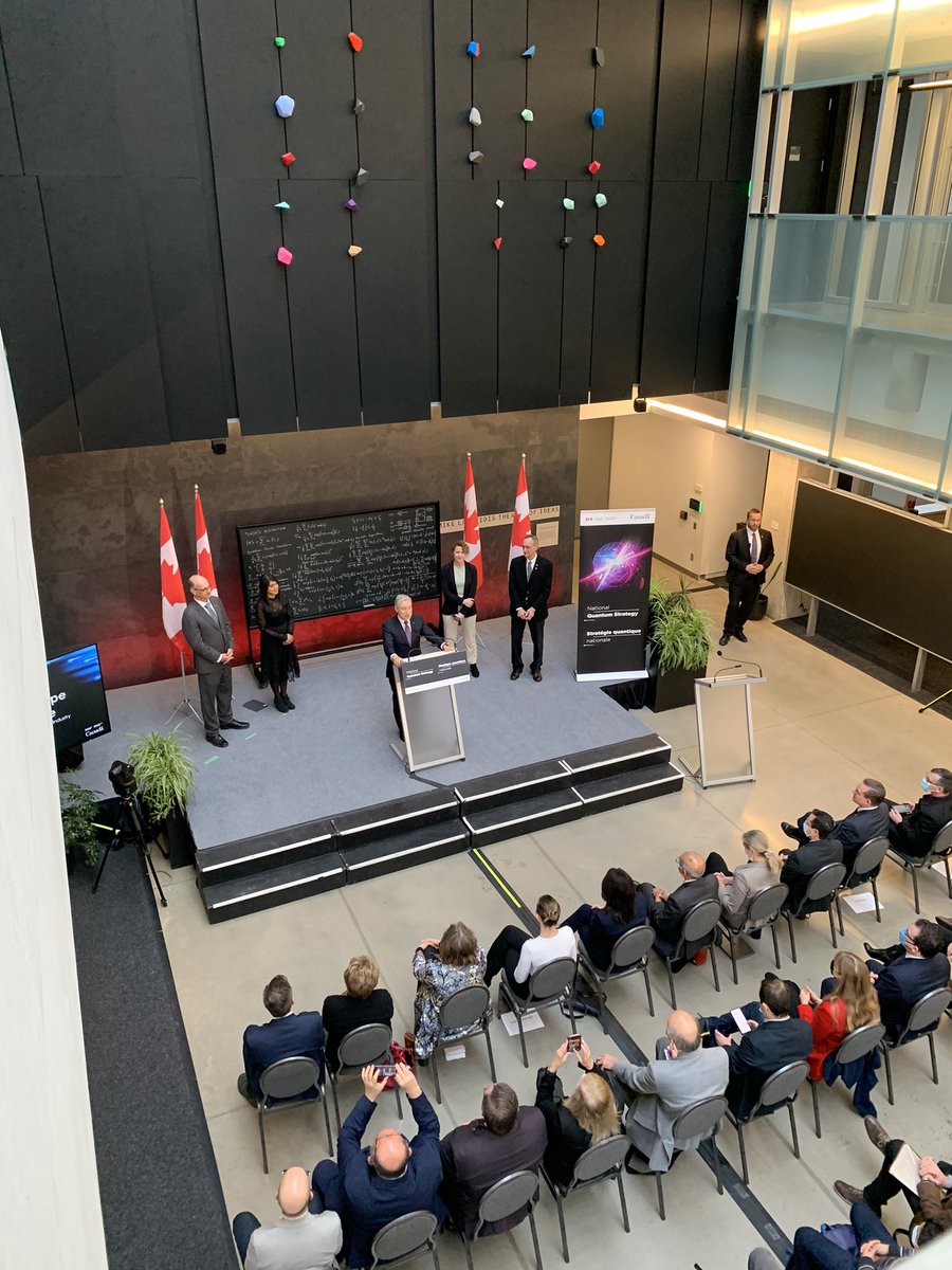 Happening now at @Perimeter , ministry @FP_Champagne announcement about #nationalquantumstrategy #strategiequantiquenationale.
