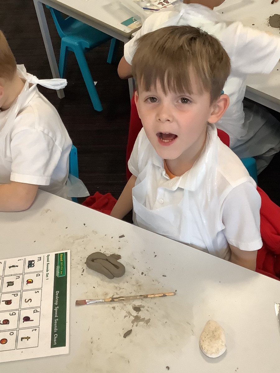 westheathprim's tweet photo. #WHPSClass3 #WHPSArt We have been working on our clay skills to make sea shells. We experimented with a range of different techniques and tried hard to add some detail to our shells. 🏖 https://t.co/urVng8YlFw