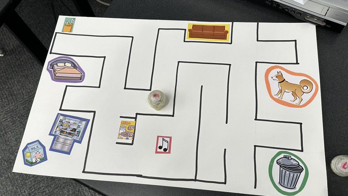 edtechMS's tweet image. 8th gr Ss meet w/computer scientist to learn about careers in the field and then right their own code w/Ozoblockly #ozobots #codingandrobotics #thompsonmspride