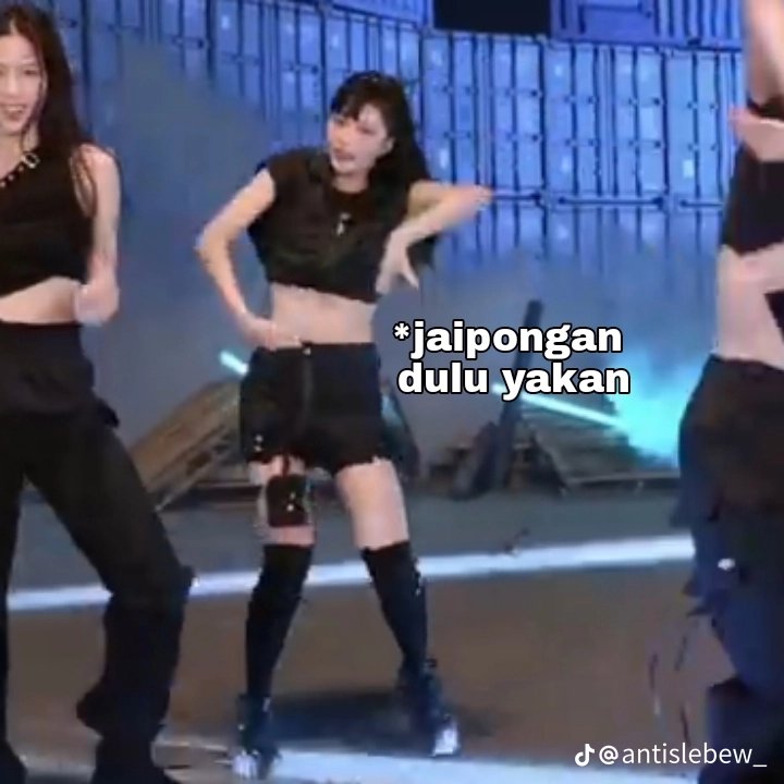 Wuha's tweet photo. @le_sserawr Hallo guise, this is me! Aku lihat kalian lagi nyari Kazuha kan ya? Kebetulan banget aku baruuu banget mau aktifin akun ini lagi eh tweet ini muncul. Semoga aku kepilih 👉👈 https://t.co/y2IRTTlmKK