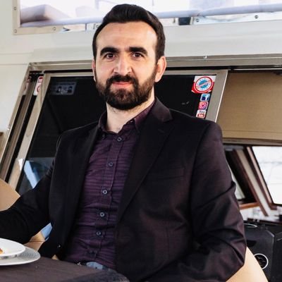 furkanhareketTT's tweet photo. Allah kimseyi 3 yıl boyunca suç örgütü olmadığını savunduğu insanları, aynı iddialarla suç örgütü olmakla itham etme zilletine düşürmesin.

Sen sadece Alparslan Hoca'ya ve binlerce talebesine ihanet etmedin.Sen mesleğine, geçmişine ve şahsiyetine de ihanet ettin!

YAZIKLAR OLSUN! https://t.co/xlygt7jI0C