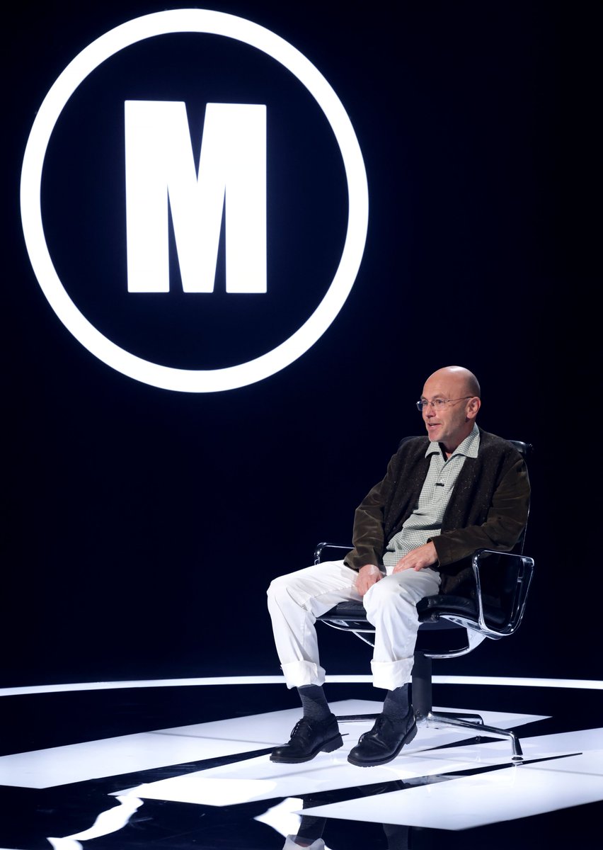 Co-founder of @CharityMkt #WayneHemingway of @HemingwayDesign, will be sat in the #BlackChair, taking part in Celebrity #Mastermind, being quizzed on the history of #charityshops

Watch tomorrow night on @BBCOne

@mastermindquiz @CliveMyrieBBC