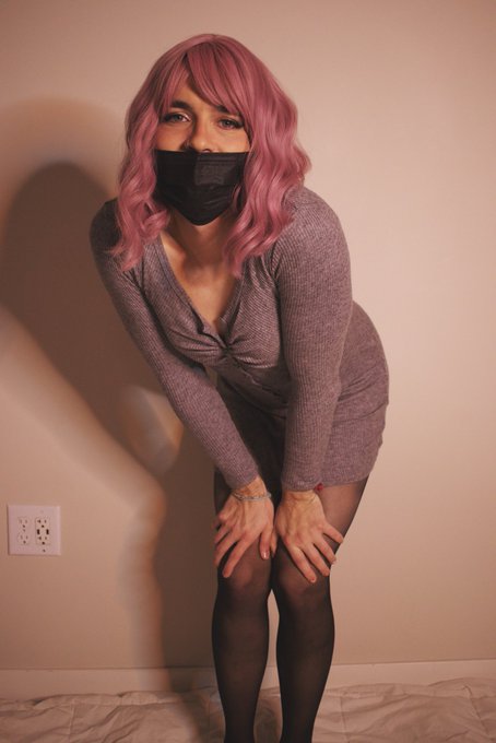 Happy Friyay! Hope everyone has a great weekend! ?? #femboy #crossdresser #sissy #gay #trans #sissyboy