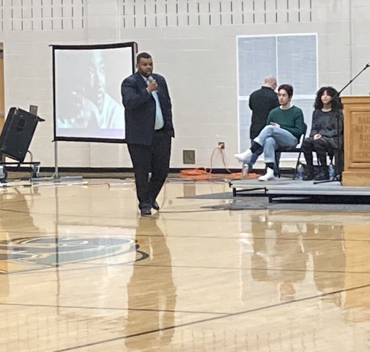 BushmanJenny's tweet photo. Dream the change; Lead the change; Be the change! Thank you to SRRHS and others for a powerful message honoring Dr. Martin Luther King Jr. https://t.co/XGsXpXGV6G