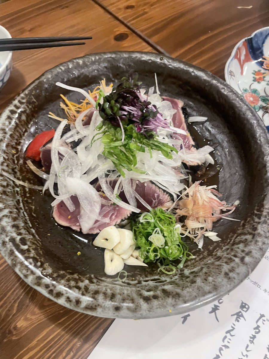 Maaa6Yuuu6's tweet photo. 【土佐おきゃく】　
本場より美味しいたたきが食べられるお店🐟
塩とタレ、どっちも決められないくらい好き。
焼酎ゆず割りのインパクトもすご。
行きたかったお店、めっちゃ人気店みたいで入れてラッキーでした🙌 https://t.co/DYRG3EfgA9