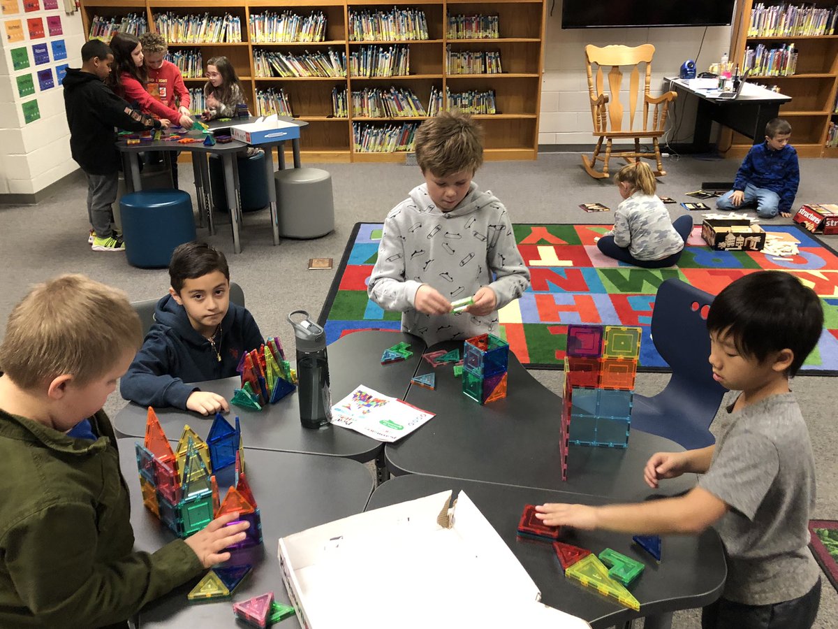 MoniqueStLouis2's tweet photo. My students love to work in Makerspaces’ stations in the media center! Great opportunities to use their imaginations and engineering skills! https://t.co/FMpNS3FEga