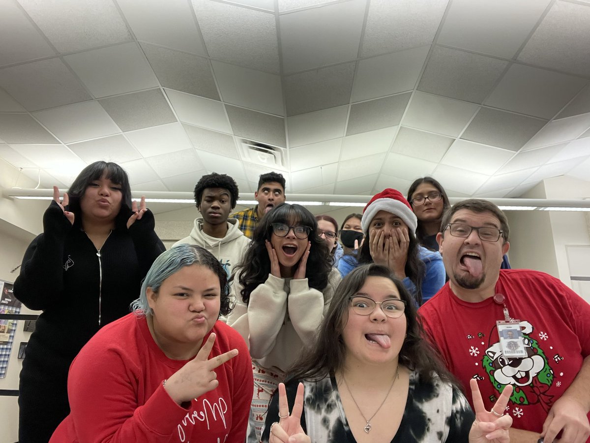 jaychoirs's tweet photo. Although it’s been some time, with a heavy heart we say goodbye to our Choir Director, Mr. Hendricks. You will always have a special place in our hearts and your impact on John Jay will always be with everyone. We love you and wish you the best! Thank you for everything! 💙 https://t.co/V01qCAVsdj