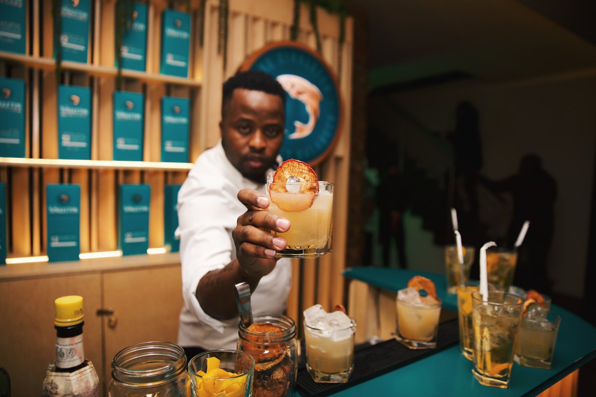 pepperapp_'s tweet photo. We love a good cocktail 🍹 

What’s your favourite cocktail? Let us know in the comments 💫 #PLE #cocktails #drinks https://t.co/xfodAiqLip