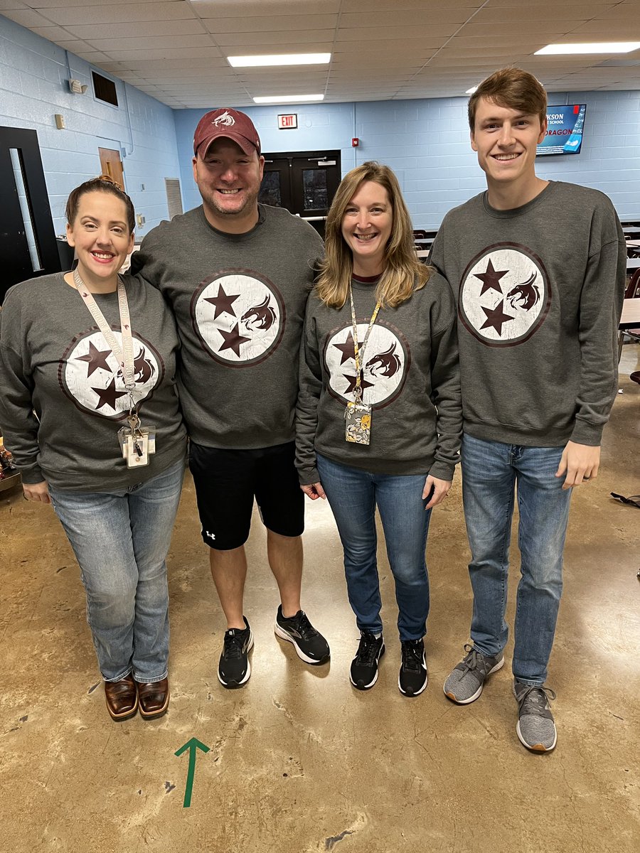 MsALiterally's tweet photo. Happy Friday, 🐉 s. @DMSDragons https://t.co/BE3bLDIW4G