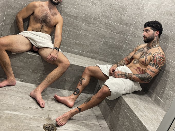 Guess who's back in town...  RT if you are ready for a SojMani reunion🍆😈- Be sure to follow, like, and<a href="/tag/hairybush"class="tags"><span>#hairybush</span></a>