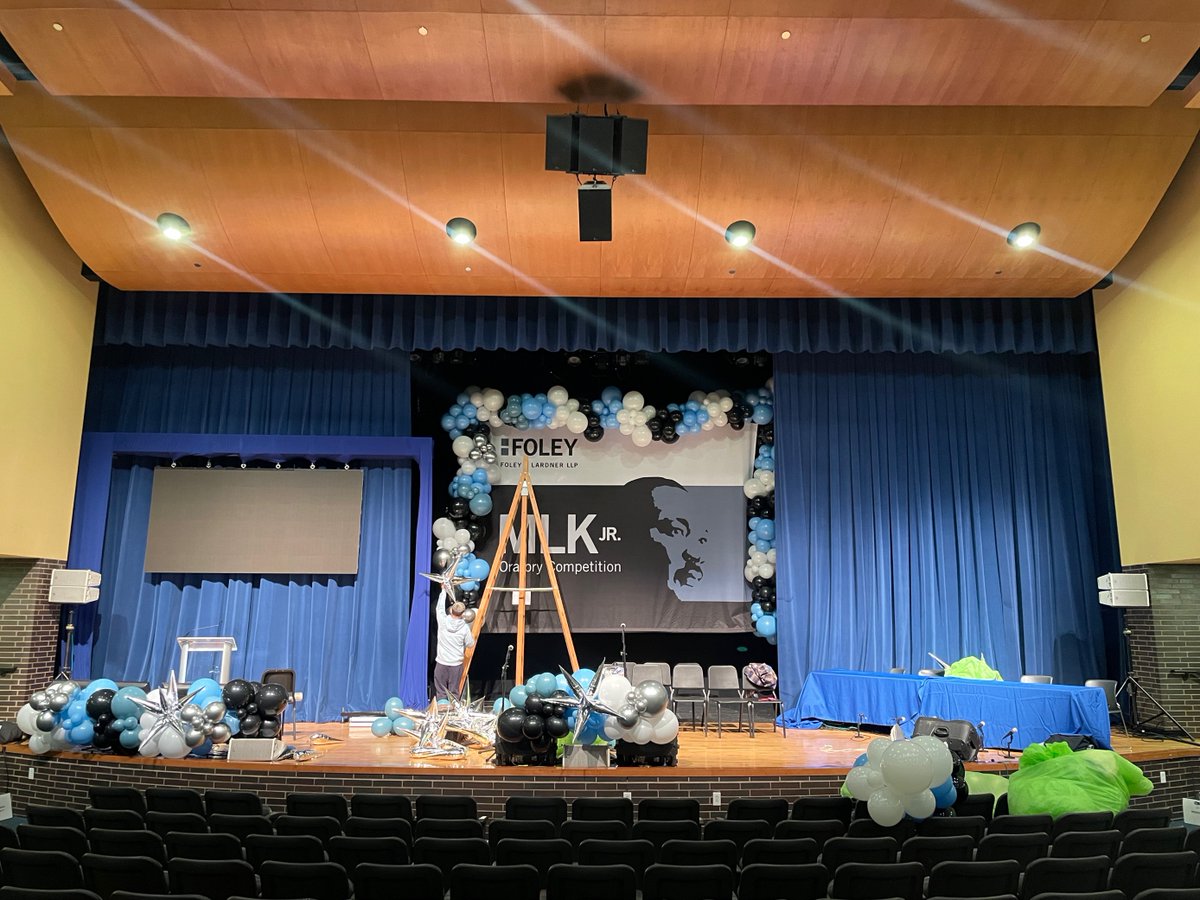 FoleyandLardner's tweet photo. Live in #Dallas setting up for the final round of speeches. We are looking forward to seeing our students as they arrive! #FoleyMLK https://t.co/n8zIr0YBoc