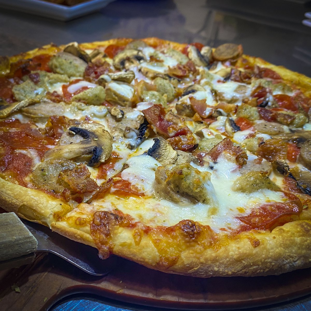 TwistedTunaJup's tweet photo. It's FRIDAY the 13th so LET'S GET TWISTED... and Order a Pizza Just The Way You Like it!!
Happy Hour | 3:30-6:30pm Every Day 🍷🍻🍸🍹

#thetwistedtuna #twistedtunajupiter #jupiter #gettwisted #happyhour #twistedpizza #TGIFthe13th https://t.co/i4avzfaK1I