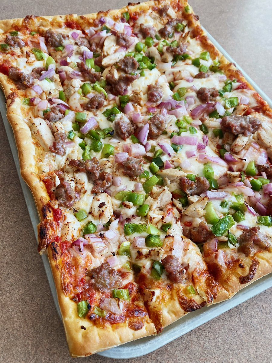 🔥 #FridayFeeling Gift Card GIVEAWAY 🔥

RETWEET &amp; FOLLOW
to be entered to win a
$50 #LedoPizza GIFT CARD!

2 winners picked at 10pm 1/13/23

Have you tried our New 🔥 Spicy Chorizo Sausage items?
You can also add it as a topping to your favorite pizzas!

Order.LedoPizza.Com