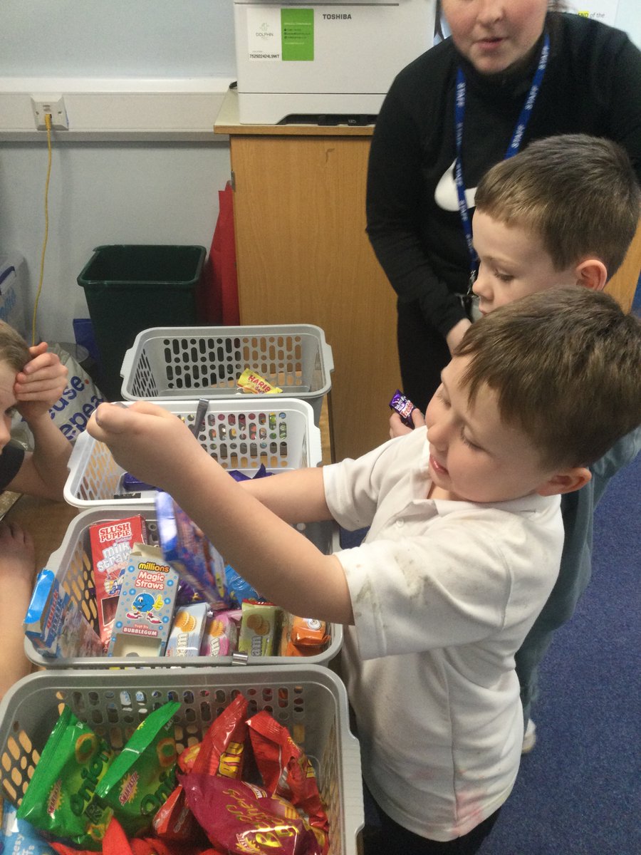 Rocklandsstaffs's tweet image. Rocklands Tuck shop is open for business - raising £11.30 #youngenterprise