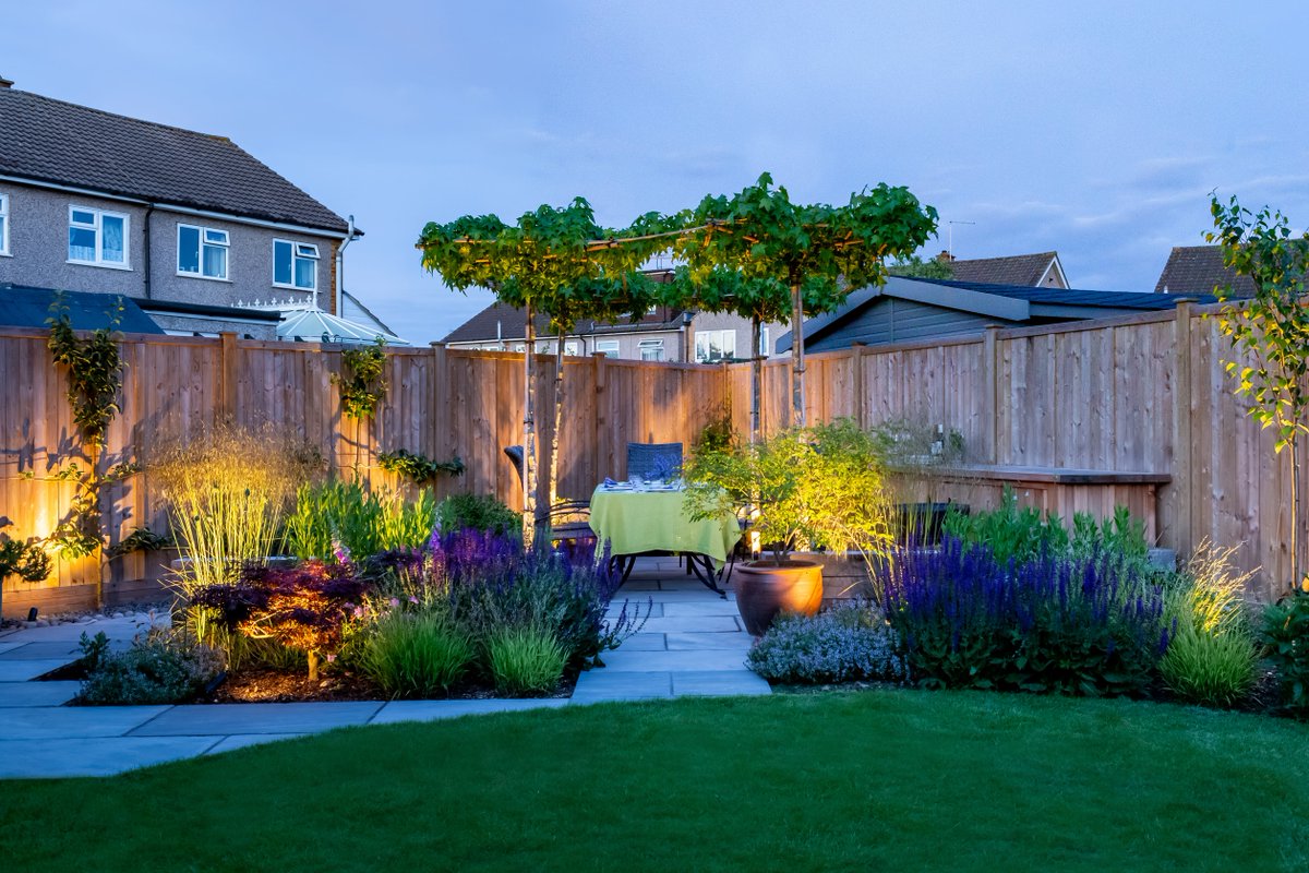 _LONDONSTONE's tweet photo. 🏡 Thanks to Bob Richmond-Watson Landscape &amp; Garden Design, Acacia Gardens &amp; Eleanor Walpole Photography

3️⃣ Kandla Grey Sandstone Paving, Copings, and Steps.

👀 Indian Sandstone from just £27.00 + VAT m².

🫰 https://t.co/ygpC10TngB

#ThisIsLondonStone #FridayFeature https://t.co/8AJXQTs5kj