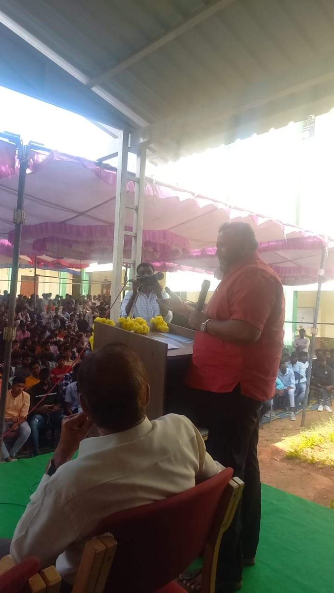 NanjangudMLA's tweet photo. ನಂಜನಗೂಡು ಸಕಾ೯ರಿ ಪ್ರಥಮ ದಜೆ೯ ಕಾಲೇಜಿನಲ್ಲಿ ಜರುಗಿದ 2022-23ನೇ ಸಾಲಿನ ಉದ್ಘಾಟನಾ ಸಮಾರಂಭದಲ್ಲಿ ಭಾಗವಹಿಸಿದ್ದೆನು.
#VSrinivasPrasad #firstgradecollege #nanjangud #education https://t.co/CK9rX7gSW2