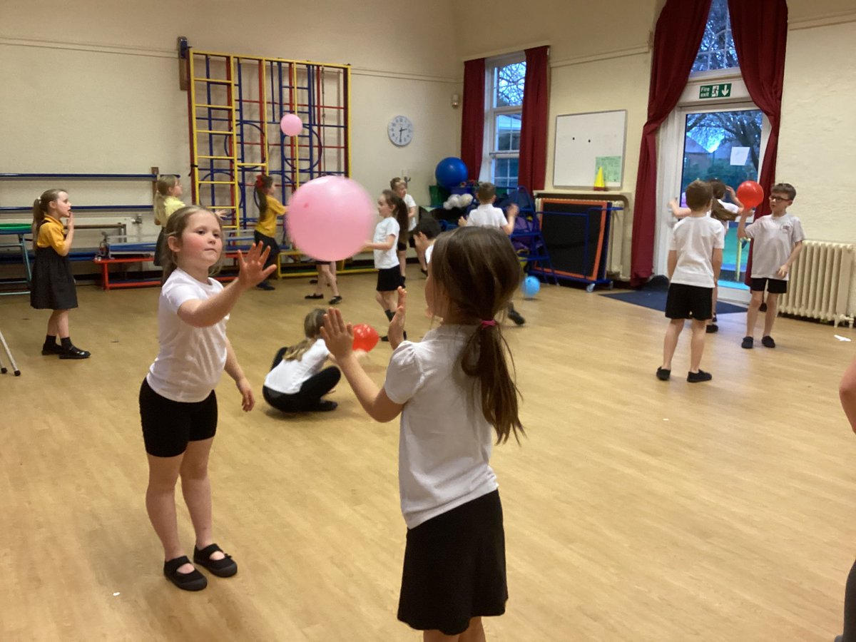 FRISroom15's tweet photo. In Mr Huttonโs sessions this week we had to practise control and coordination by keeping the balloon in the air ๐. #FRISPE https://t.co/qR8fFK5fKe