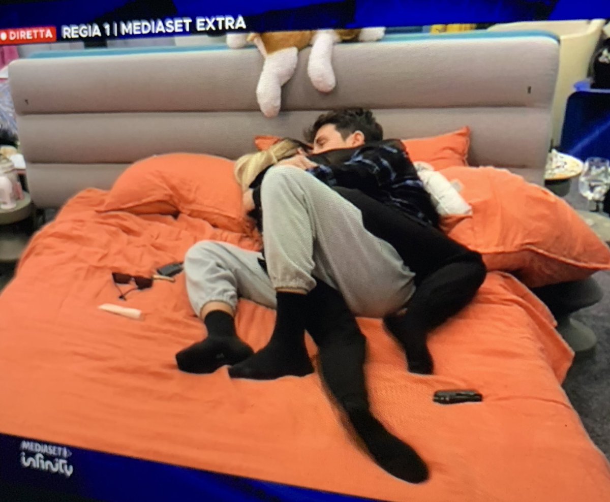 Cris on Twitter &quot;oriele GFvip altro che Antonino, onestini e cazzi e