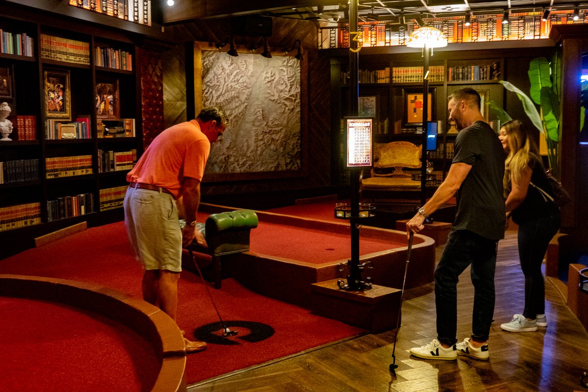 VisitTheColony's tweet image. Friday Night Plans: Head to #Puttery to kickstart your epic night out. Grab your crew and get golfin’ ~with a twist~ Tell us, are you here to play⛳ or to party🤪?

#minigolf #immersive #thingstodoDFW #grandscape
