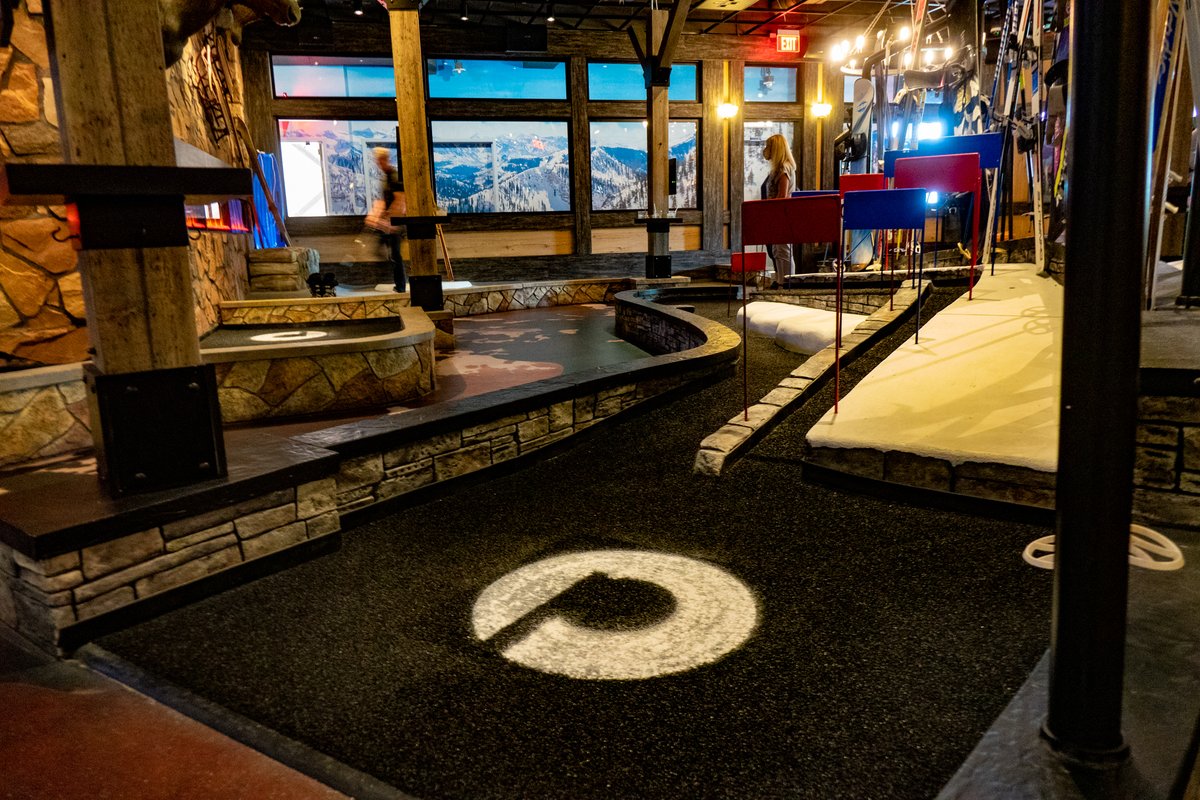 VisitTheColony's tweet image. Friday Night Plans: Head to #Puttery to kickstart your epic night out. Grab your crew and get golfin’ ~with a twist~ Tell us, are you here to play⛳ or to party🤪?

#minigolf #immersive #thingstodoDFW #grandscape