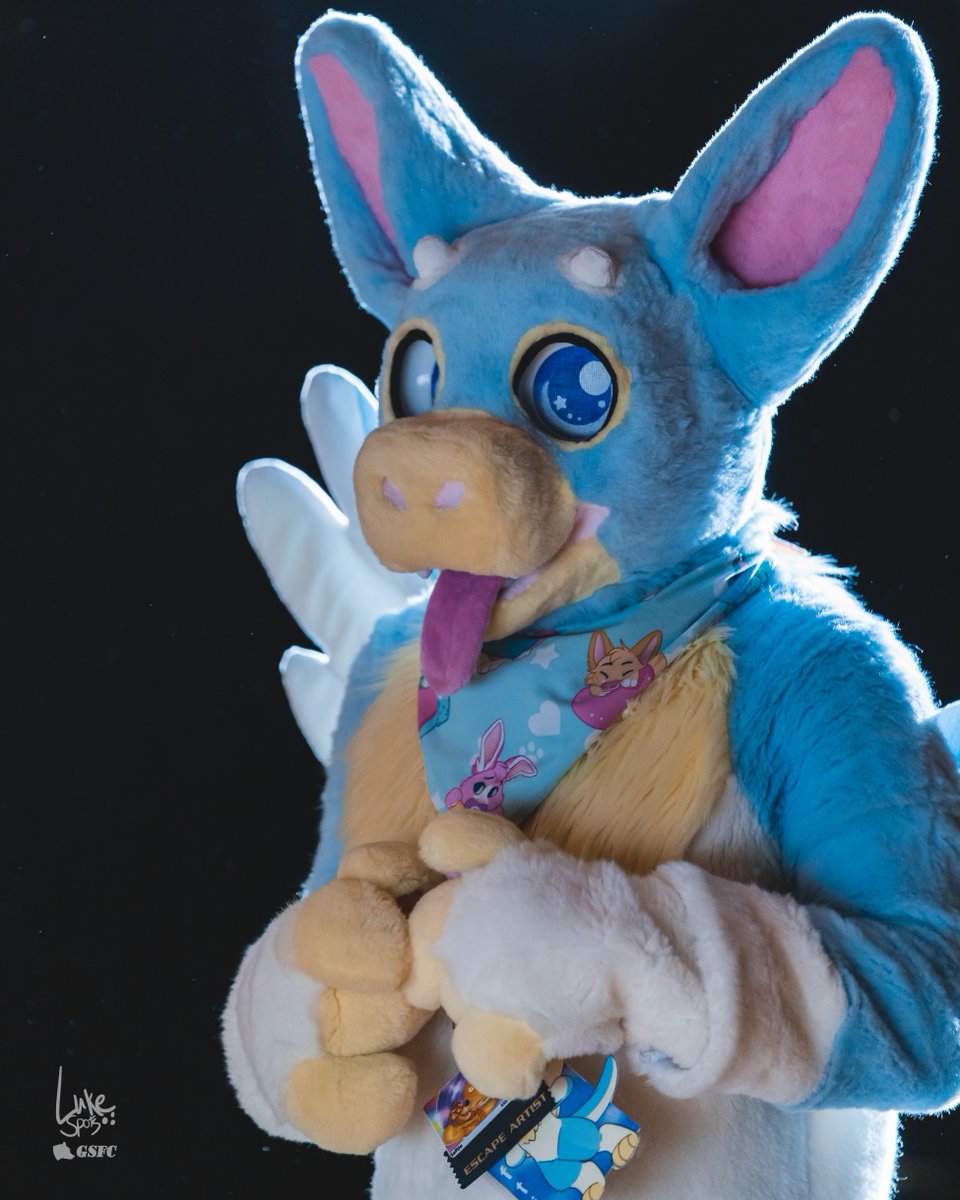 GSFurCon's tweet photo. Such a cutie, I really love those eyes. #fursuitfriday #GSFC2022 #furry
π·:Luke Spots
π¦@luke_spots
Insta @luke_spots
πhttps://t.co/lZskeeSo9U https://t.co/NHohaa2Kh5