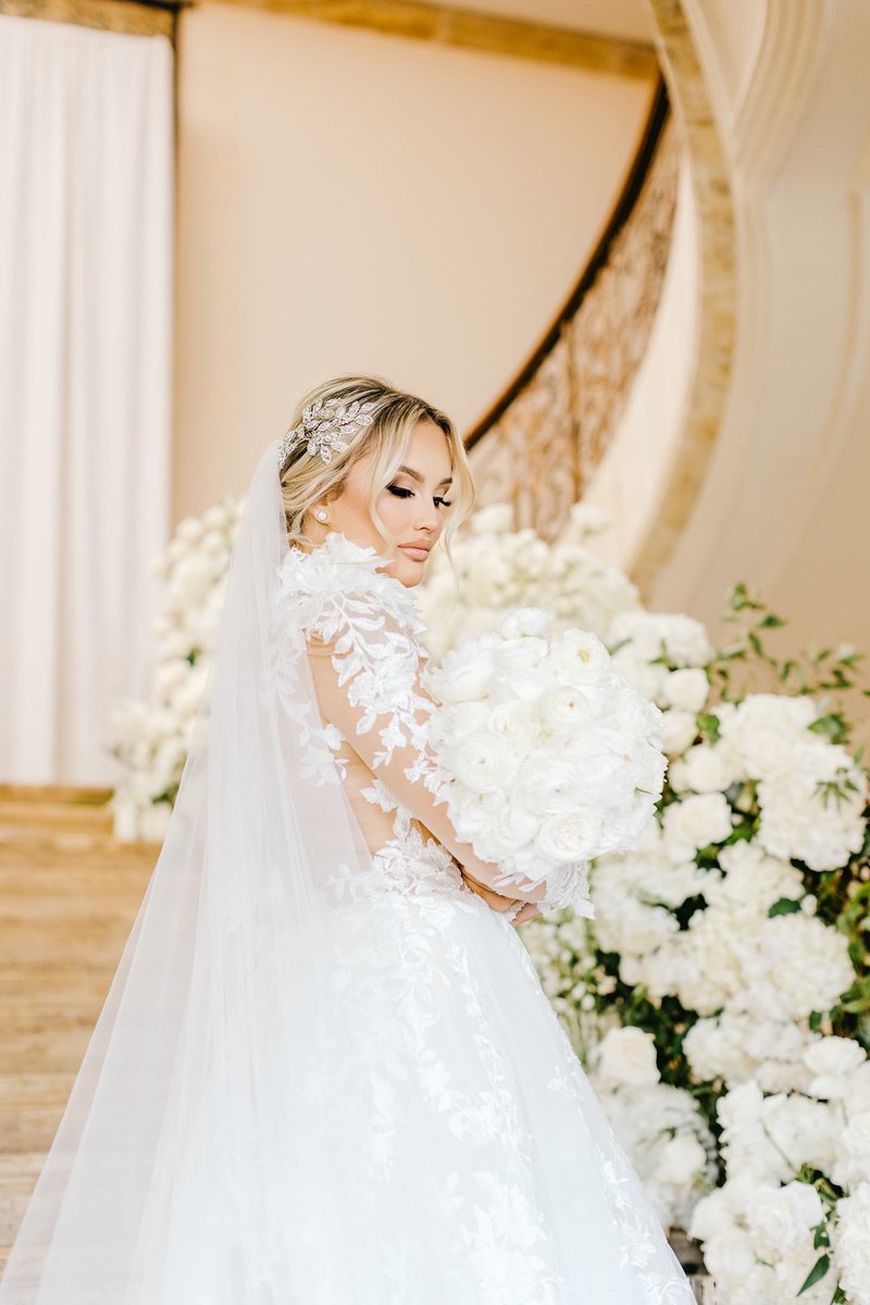 pninatornai's tweet photo. My gorgeous bride Alexandra said yes to #OneCollection Style 4882PT @KleinfeldBridal and it is safe to say she wore it beautifully!
Planner: Mindy Weiss Party Consultants
Venue: TPC Jasna Polana
Emily Wren Photography
Event Design & Floral Decor: Tantawan Bloom https://t.co/Qt7NMBClBY