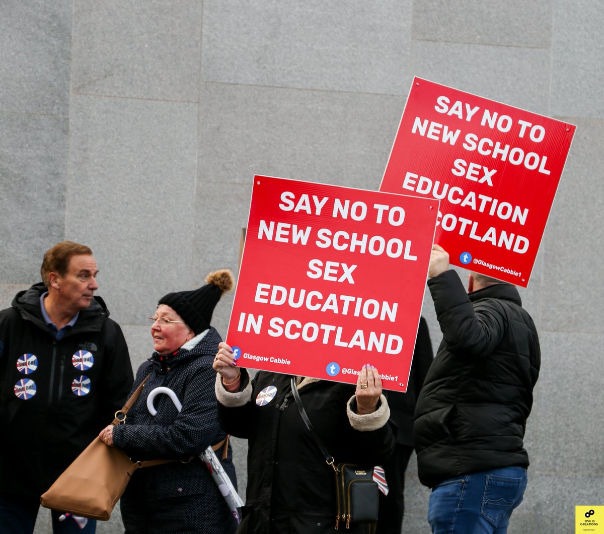 fiveDcreations's tweet photo. Couple pictures 📸 from Outside Holyrood GRR Bill. 
#scottishfamilyparty #WomensRightsAreHumanRights #protectchildren
#saynotonewsexeducationinscotland https://t.co/Z53CjFGWll