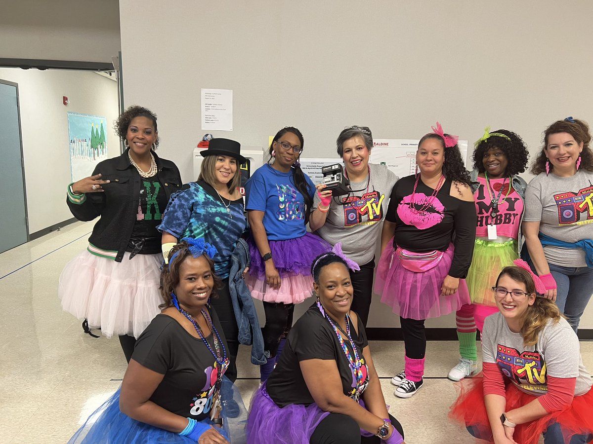 deSantiago_AISD's tweet photo. 🎶 de Santiago is “Living on a Prayer” and rocking our way to the end of the school year!!! Throw back Thursday to 1981🎸 👩🎤#80sweek #wearerocking #wegrowgraduates #primaryisrade @AldineISD https://t.co/yIo2nAfAmi