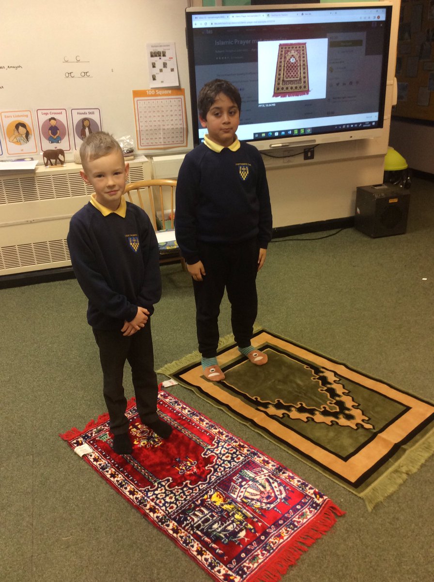 In RE, this week, we have been looking out prayer mats and what Muslims use them for. We also designed our own.  <a href="/Overthorpe_Acad/">Overthorpe C of E</a> <a href="/O_Year_1_2/">Year 1-2</a>