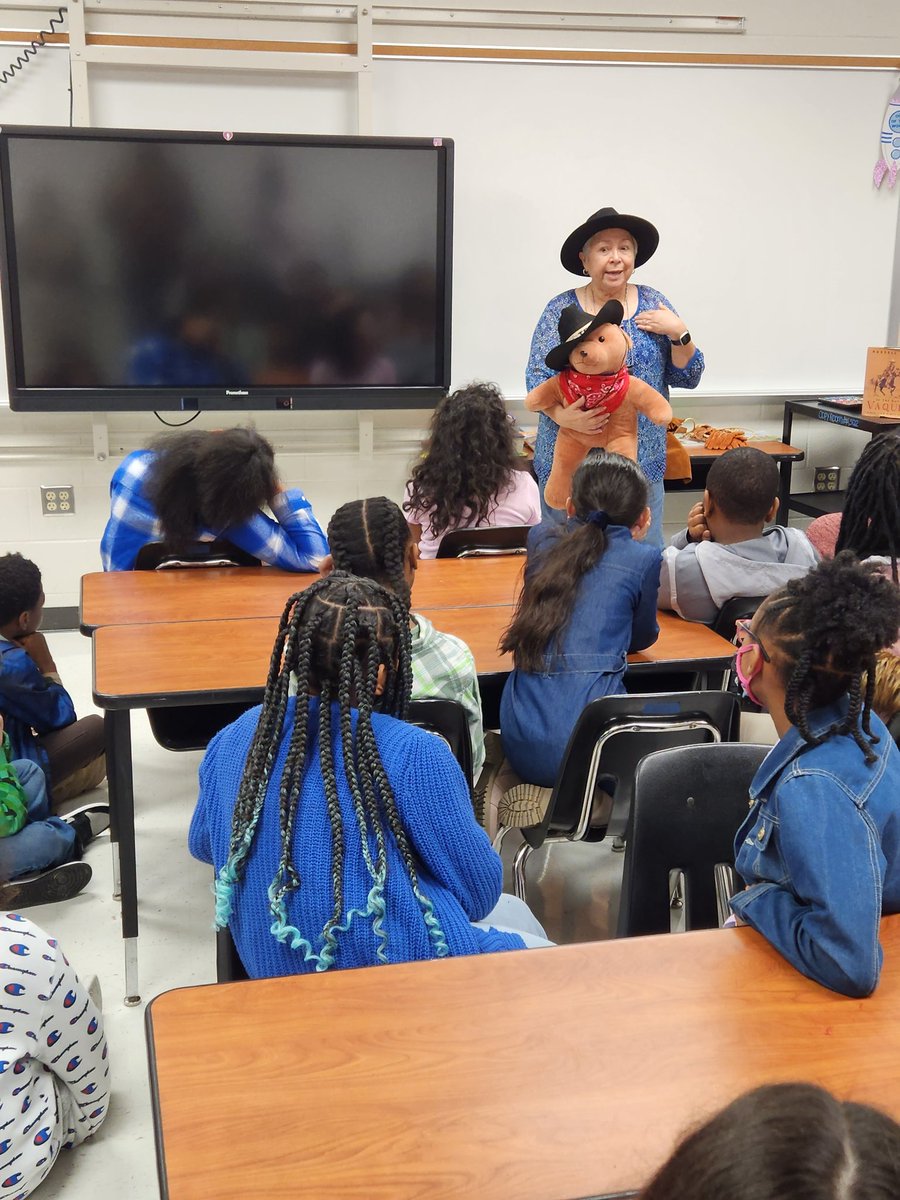 Eric Nelson tweet media