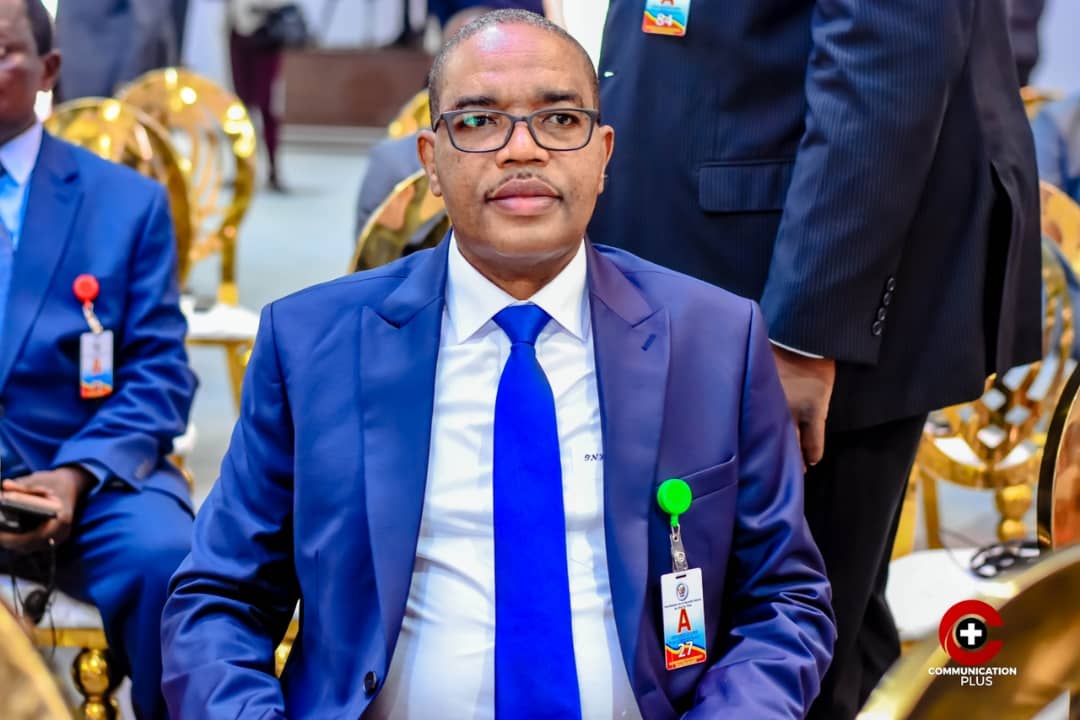 TheoKASI's tweet photo. Lancement par le Chef de l'État d l'exportation de l'or artisanal par la Société PRIMERA GOLD, joint-venture entre la RDC et les Emirats Arabes Unis dont le siège est basé à #Bukavu. Hommages au PR qui tient à ce que l'exploitat° de nos richesses minières profitent aux Congolais. https://t.co/DpmlV8HZPJ