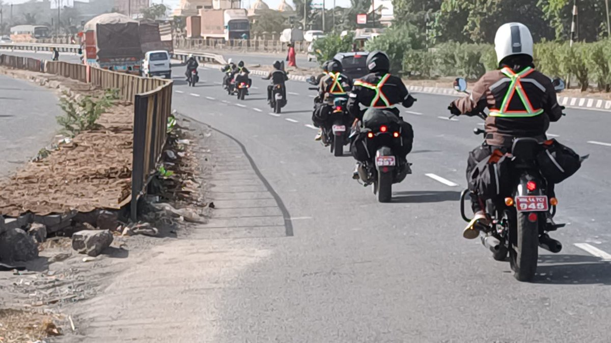 pruthaaa_patel's tweet photo. #75yearsofNCC
Riders finally shifted their gears from training to execution. The journey for #NCCJawaMotorcyclerally began with a testing ride of 157 km reaching Dandi.

@HQ_DG_NCC
@DefencePRO_Guj
@CMOGuj
@GovernorofGuj
@ArvindKapoorTYG
@NCC_Dte_Gujarat https://t.co/GLOlXkd2pV