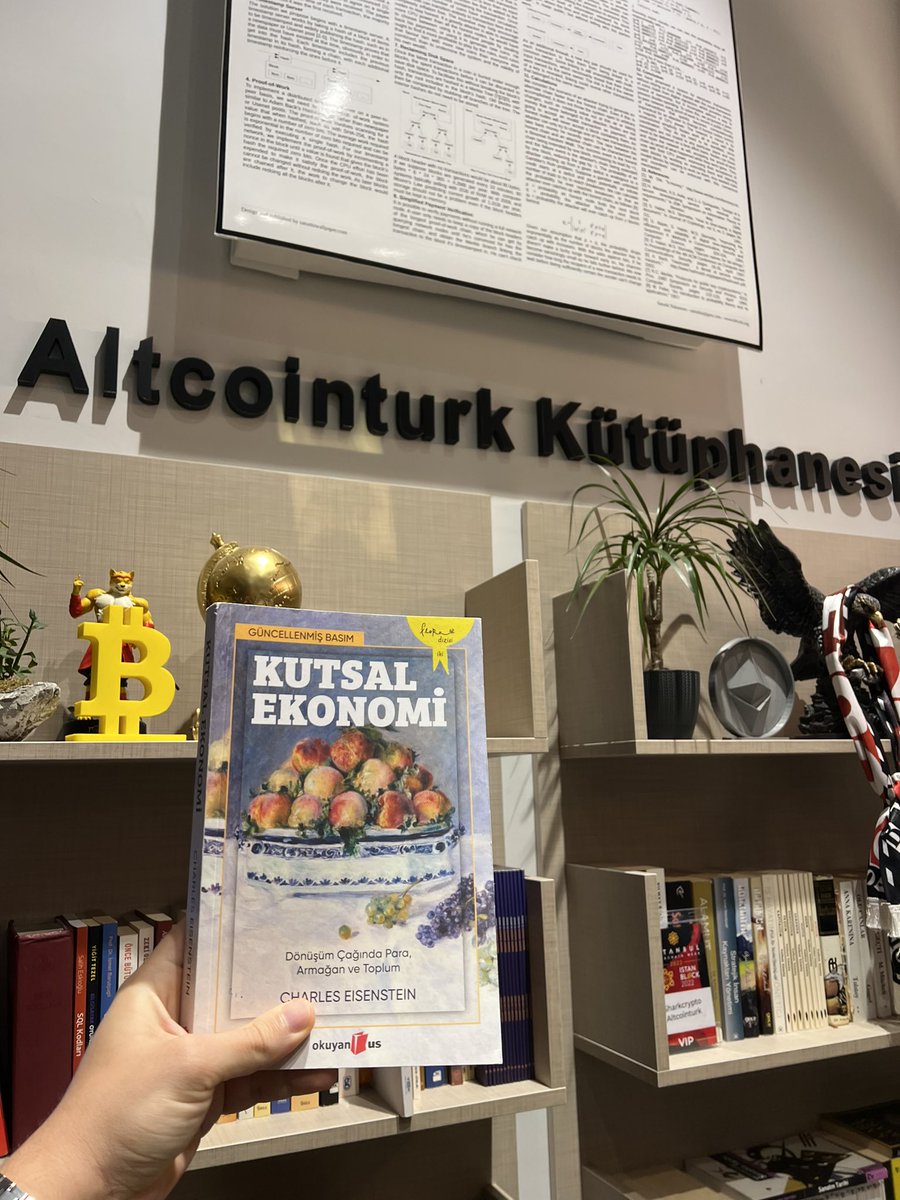 TrCelo's tweet photo. 🙏📚🎁

@CeloOrg ‘nun esinlendiği “Kutsal Ekonomi” kitabı, @altcointurk kütüphanesine eklendi. https://t.co/0UpfRDrJeG