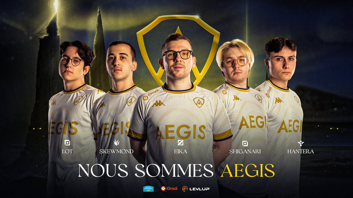 Team_Aegis_'s tweet photo. C'est avec HONNEUR et FIERTÉ qu'on vous présente la toute première équipe League of Legends de l'histoire d'AEGIS : 

🇹🇷 : @lotlol12
🇫🇷 : @SkewMond_09 
🇫🇷 : @Eikalol 
🇱🇻 : @shiganari 
🇫🇷 : @Hanteralol https://t.co/4oje5qH11t