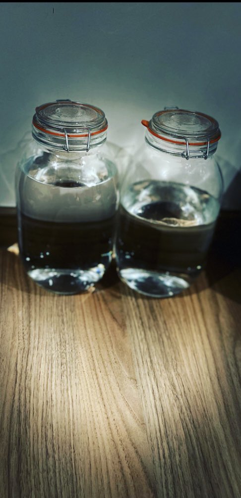 elkmere's tweet image. Friday night stripping 👀, first run of 2023, still awaiting news of @WorldVodkaAward, but another course passed and 2 licences applied for, hopefully will be very busy producing and selling this year #vodka #distilling #copperstill #elkmere