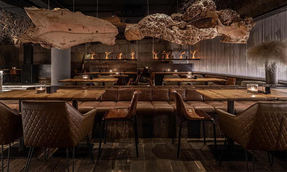 bestindesign_'s tweet photo. Deep Bar se ubica en Dnipro City, Ucrania, y es obra de los arquitectos YOD Group quienes incluyeron en todo el lugar material orgánico, paredes de ladrillo y piedra.
#Design #BestinDesign
https://t.co/4sbAFfURSn https://t.co/okrphJRQJn