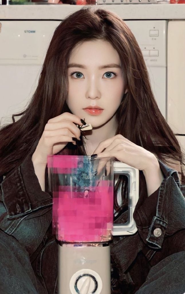 redvelfess's tweet photo. HELP CAKEP BANGET!! AAA SEE U SOON EMAK😭 [rvf] https://t.co/plih1l2ATN