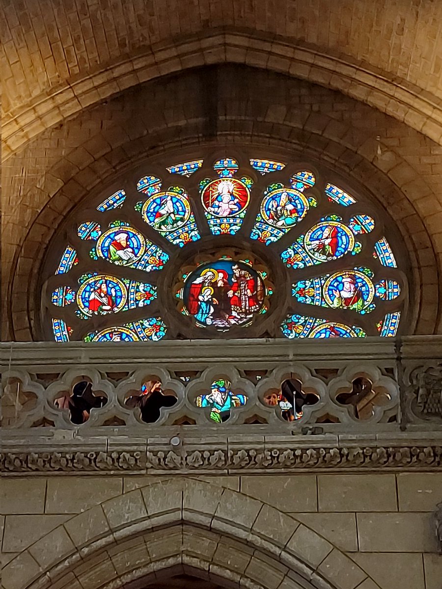 Crous_Bordeaux's tweet photo. Ce soir, le Crous Bordeaux-Aquitiane célèbre la restauration de la grande rosace de sa Chapelle des Capucins, bâtiment classé depuis 2021. 

@fond_patrimoine @ArchimuseBdx https://t.co/xp0pZbGHXX